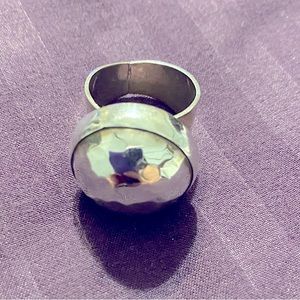 🌹Purchased in Mexico. Sterling Silver dome ring. Needs better polishing.❤️